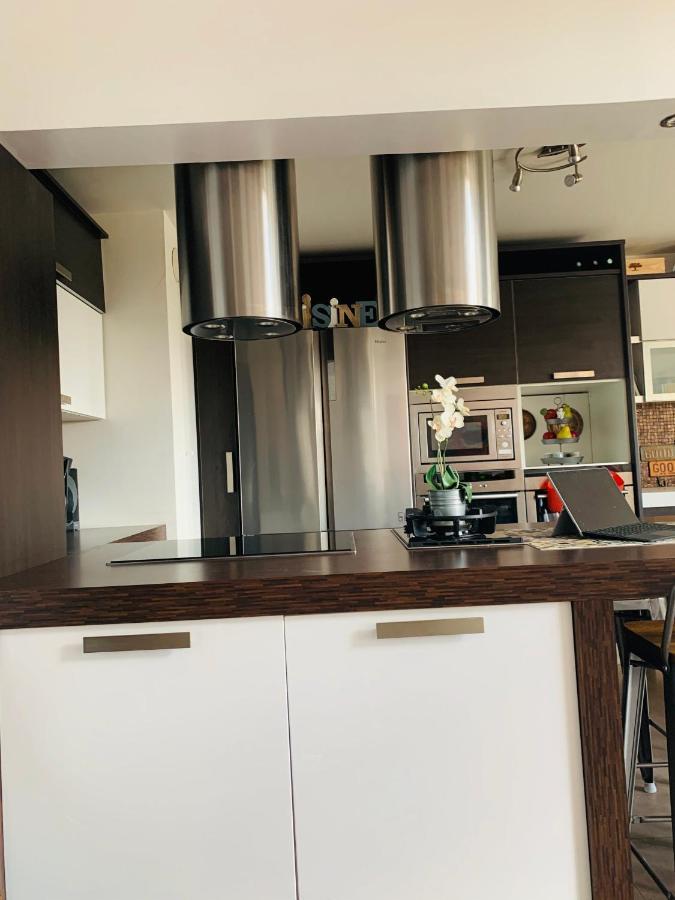 Bed And Breakfast Luxe La Defense U-Arena Courbevoie Bagian luar foto